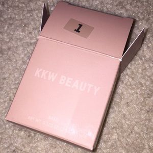 KKW BEAUTY Bake Powder #1